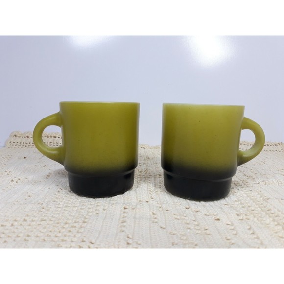 2 Vtg Anchor Hocking Fire King Coffee Mugs 2 Tone Pea Green Retro Aesthetic - Picture 1 of 5